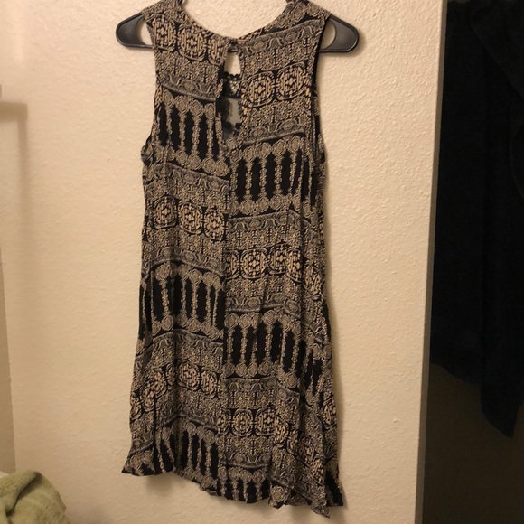 ๐บ๐บ Threads Studio Black Sun Dress ๐บ๐บ - Picture 3 of 3